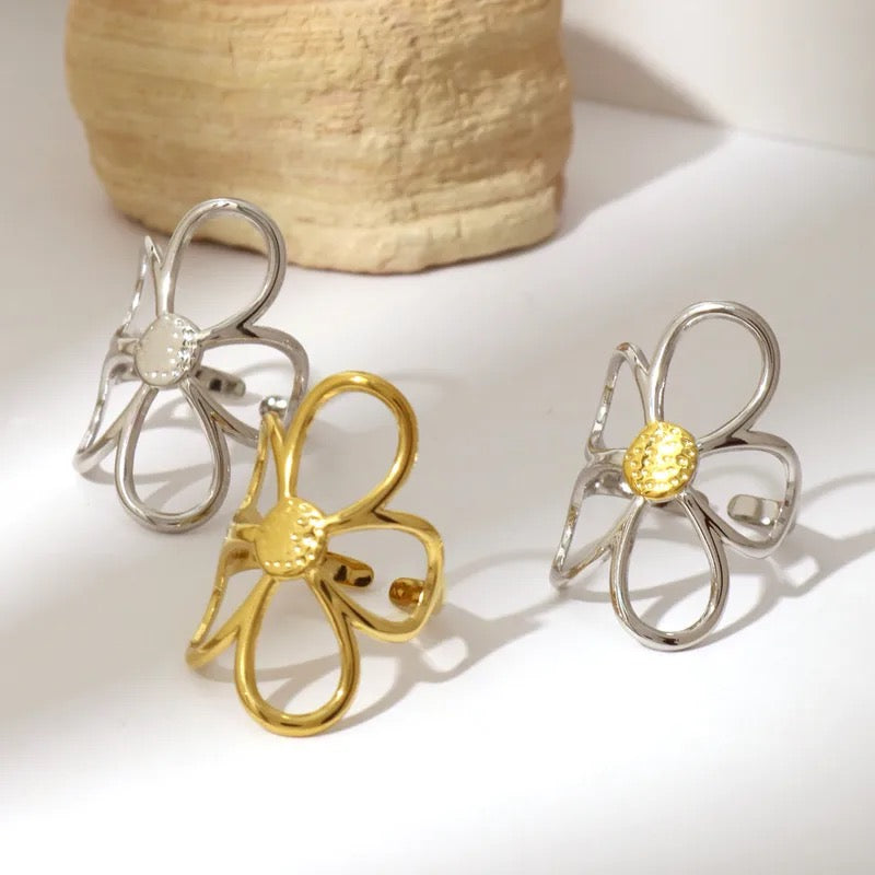 Daisy Bloom Adjustable Ring